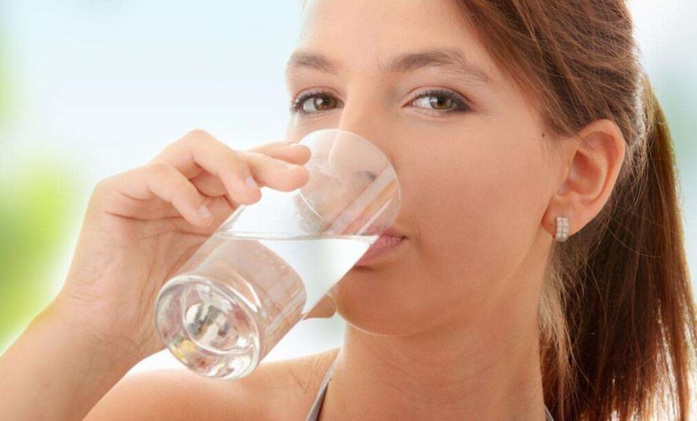 Diaform Plus is washed down with water without gas